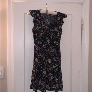 Sweet and cute spring/summer floral dress.